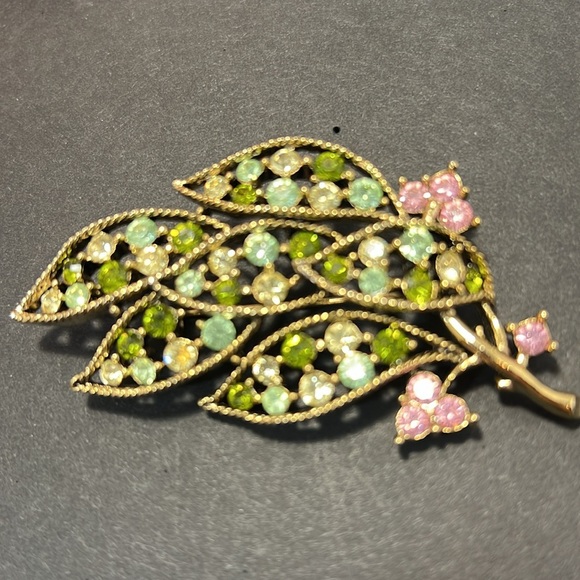 R J Graziano Vintage Pink and Green Floral Pin. WA324 - Picture 2 of 4